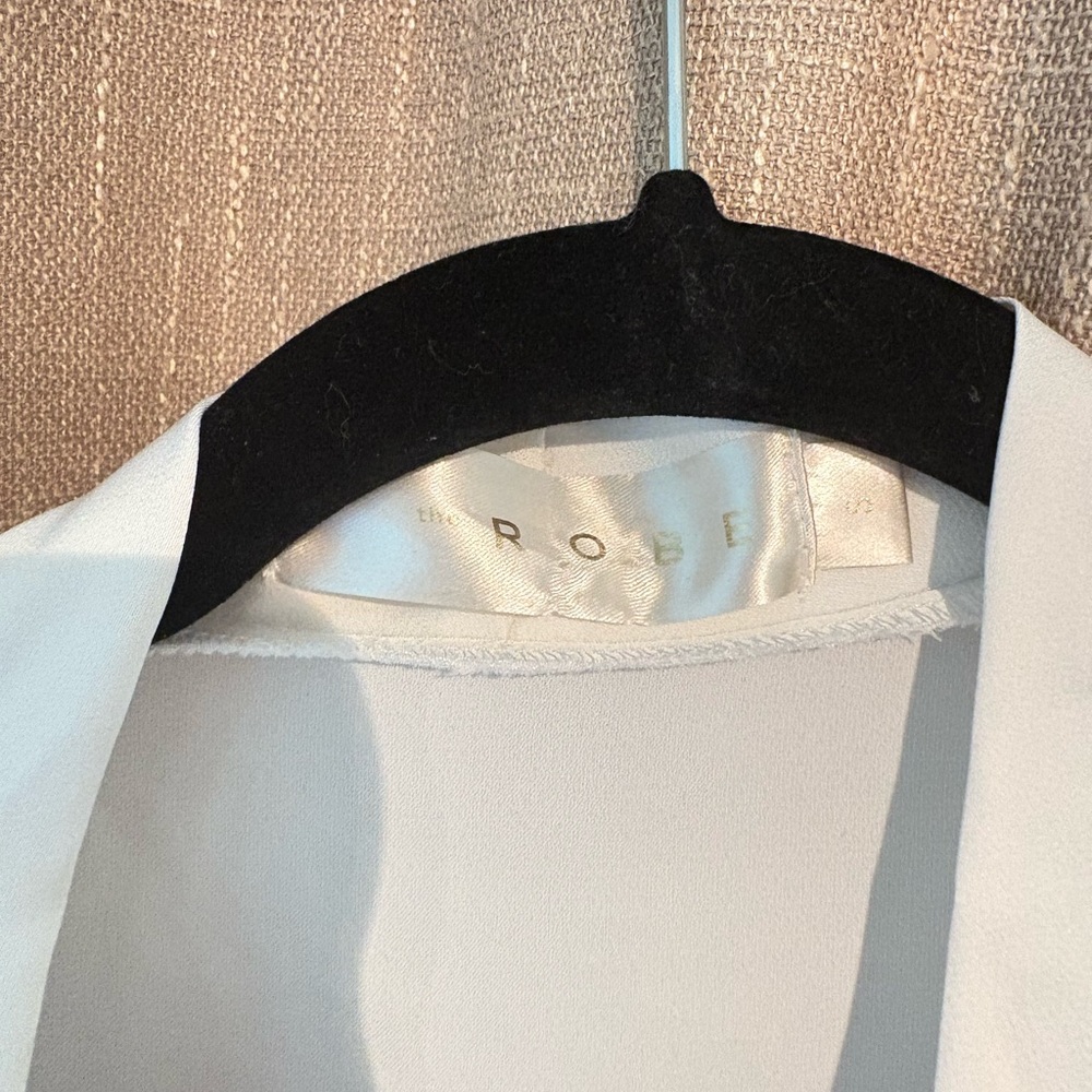 Chic White Robe - The Robe - Picture 5 of 9